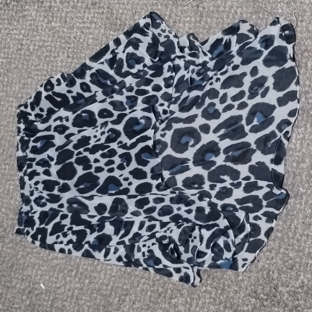 Cheetah print skirt Large short in front long back